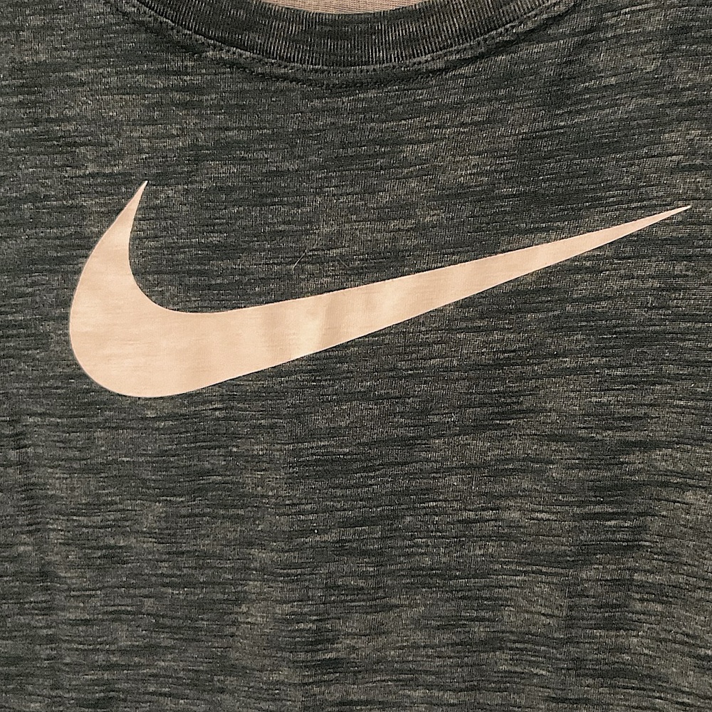 Women’s Nike dri-fit tee-shirt - Picture 3 of 4